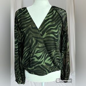 Tart Celeste Dark Zebra Surplice V-Neckline
Blouson Sleeve Top Size Small